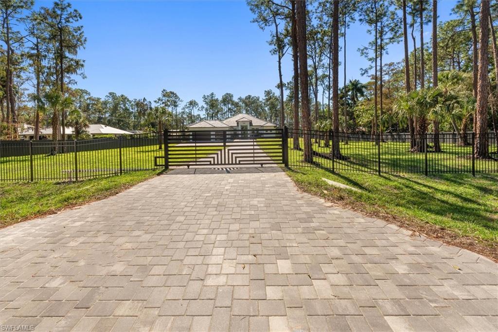 5080 Hickory Wood Dr, Naples, FL 34119 photo