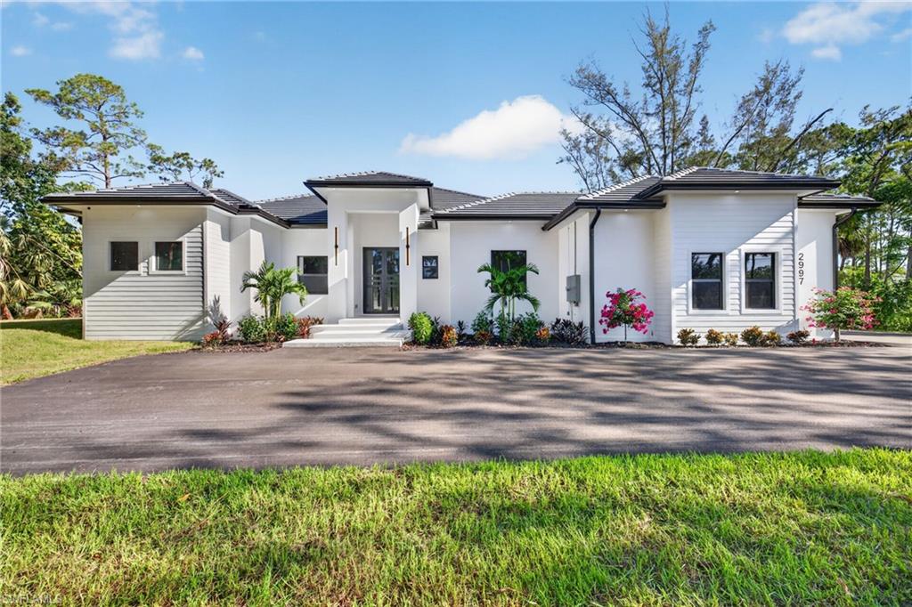 2997 64 St, Naples, FL 34105 photo