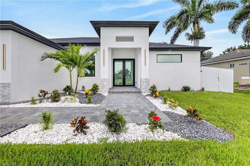 330 SW 26 Pl, Cape Coral, FL 33991 photo