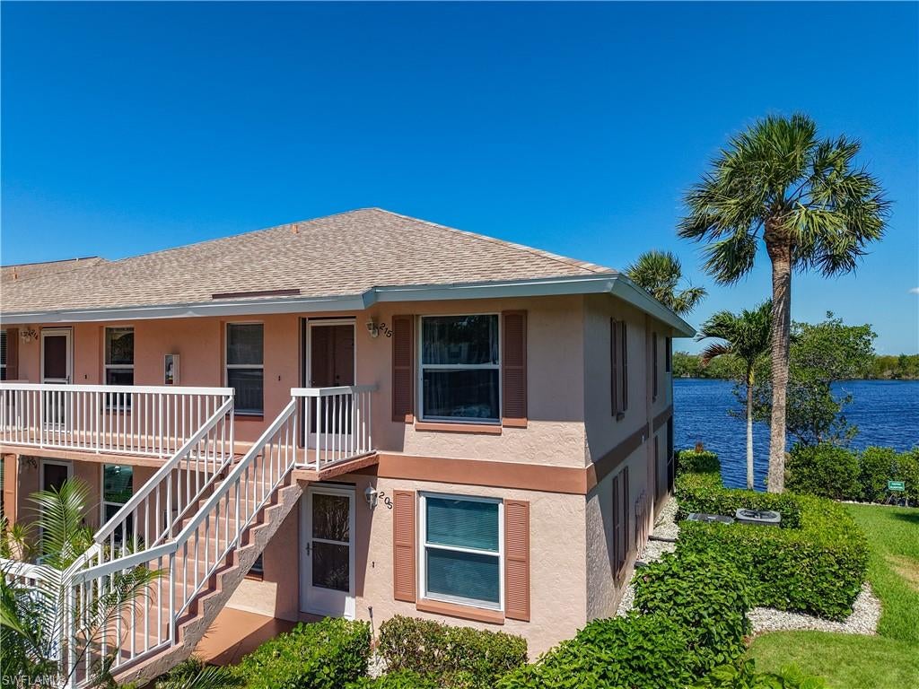 1025 Mainsail Dr, Naples, FL 34114
