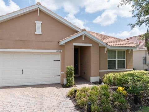 Single Family Residence in ALVA FL 15268 Yellow Wood DR.jpg