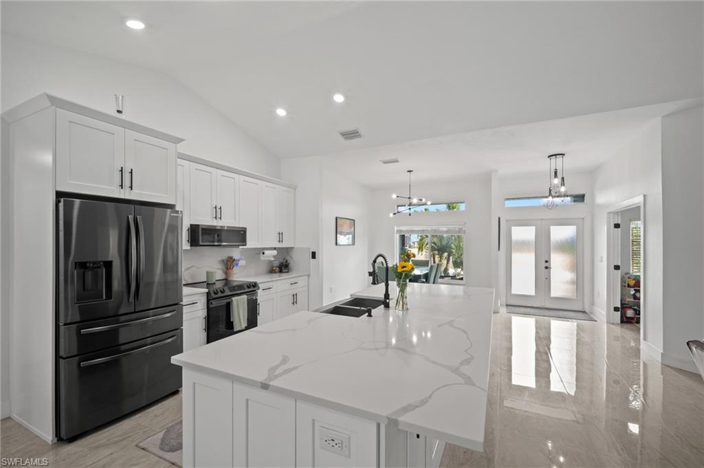 2702 NE 1 Ave, Cape Coral, FL 33909 photo