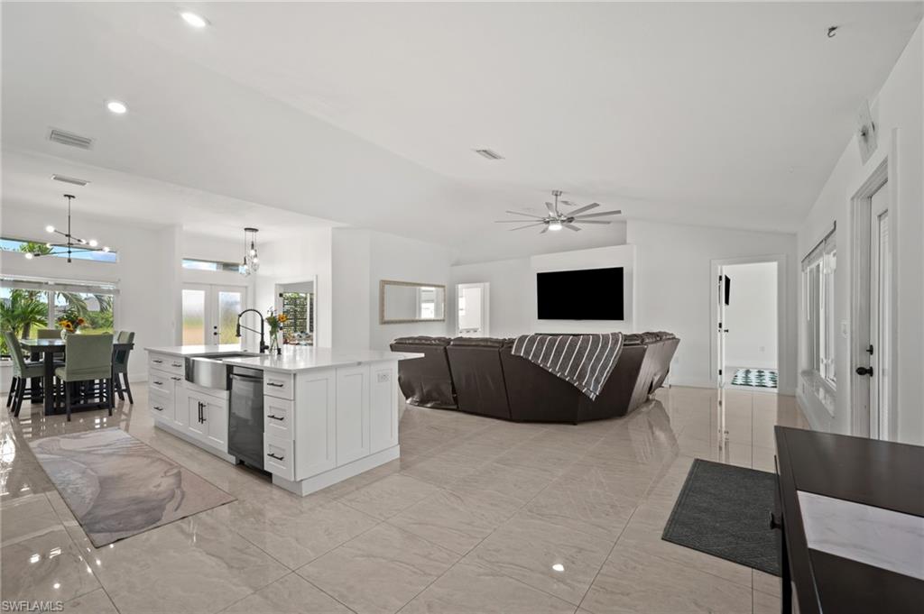 2702 NE 1 Ave, Cape Coral, FL 33909 photo