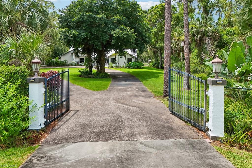 4980 Tamarind Ridge Dr, Naples, FL 34119 photo