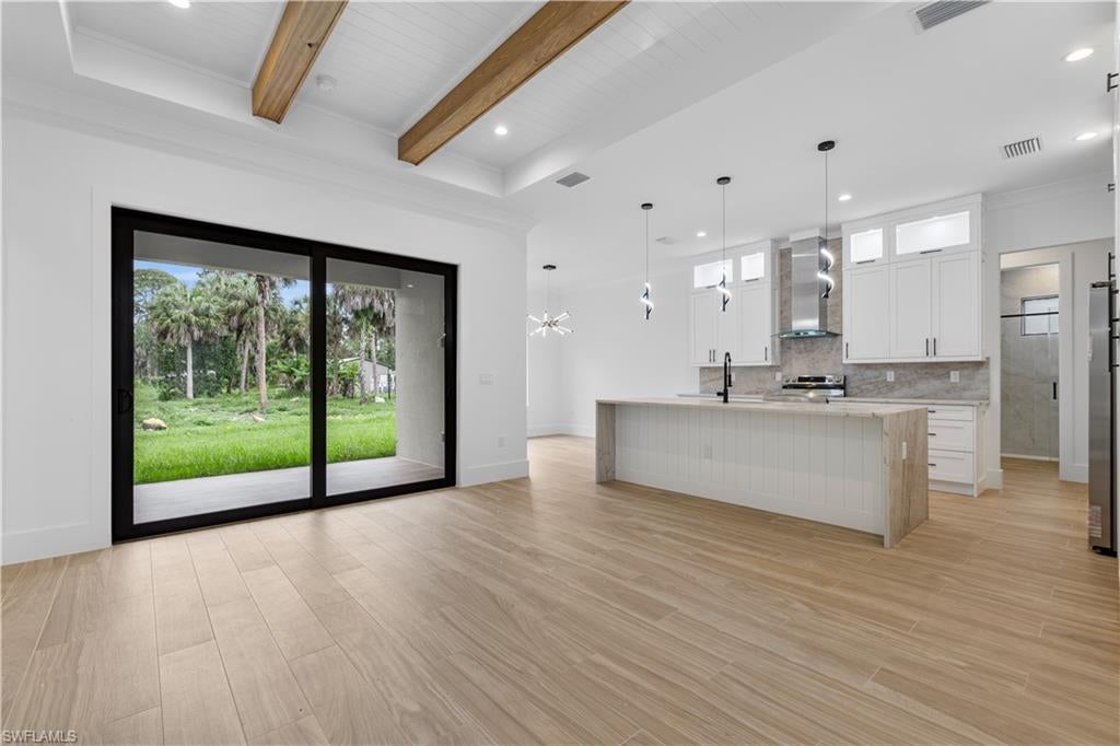 2354 4 Ave, Naples, FL 34117