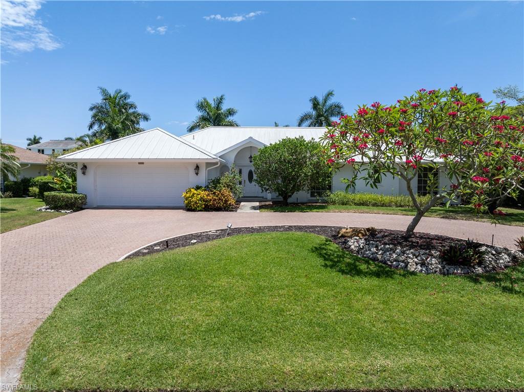 626 Regatta Rd, Naples, FL 34103