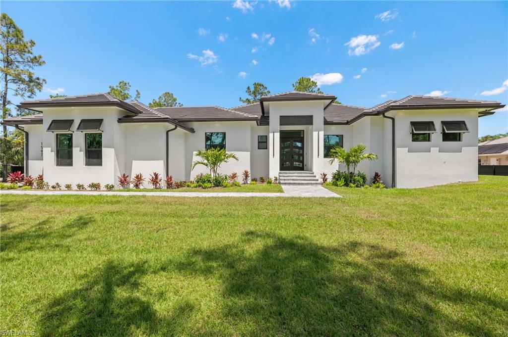 1587 Golden Gate Blvd, Naples, FL 34120