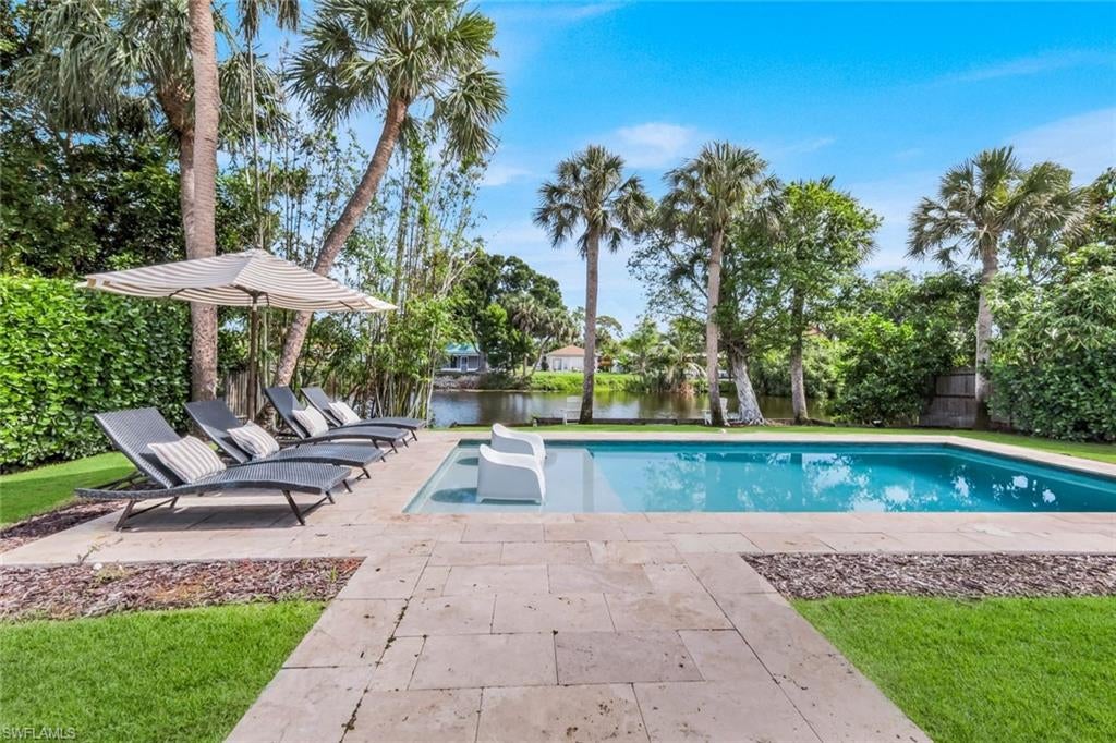 841 107 Ave, Naples, FL 34108