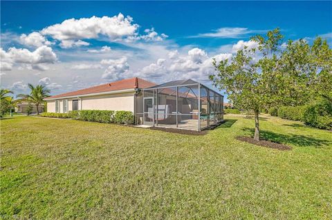 Townhouse in FORT MYERS FL 4338 Dutchess Park RD.jpg