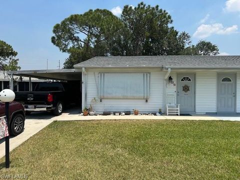 Townhouse in LEHIGH ACRES FL 11 Heath Aster LN.jpg