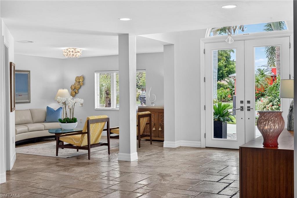 8390 Riviera Ave, Fort Myers, FL 33919 photo
