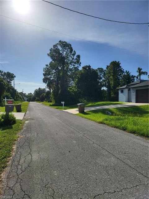  in LEHIGH ACRES FL 871 Spaulding ST.jpg