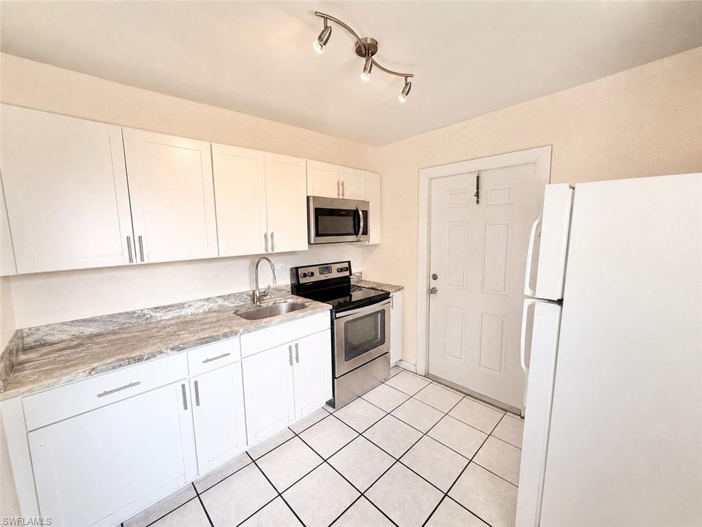 2485 Bayside St, Naples, FL 34112 photo