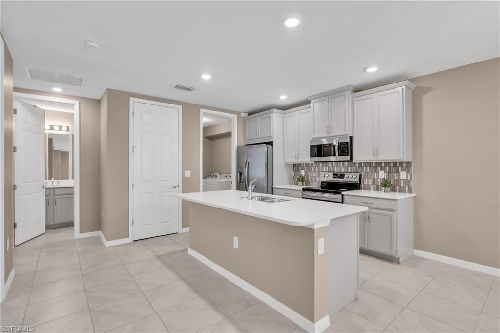 14695 Edgewater Cir, Naples, FL 34114 photo