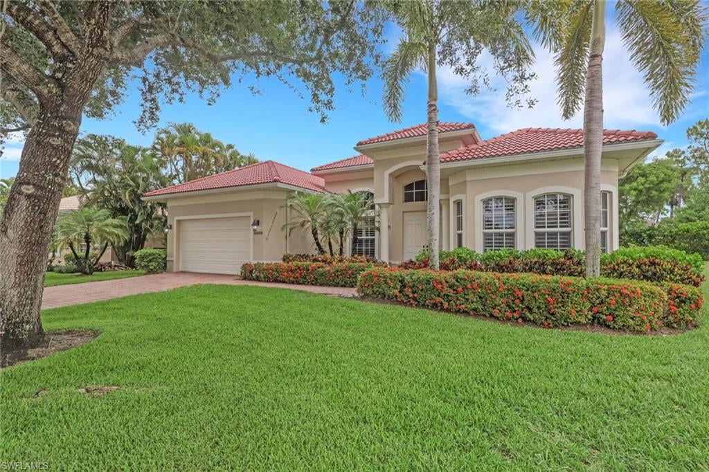 10233 Avonleigh Dr, Bonita Springs, FL 34135 photo