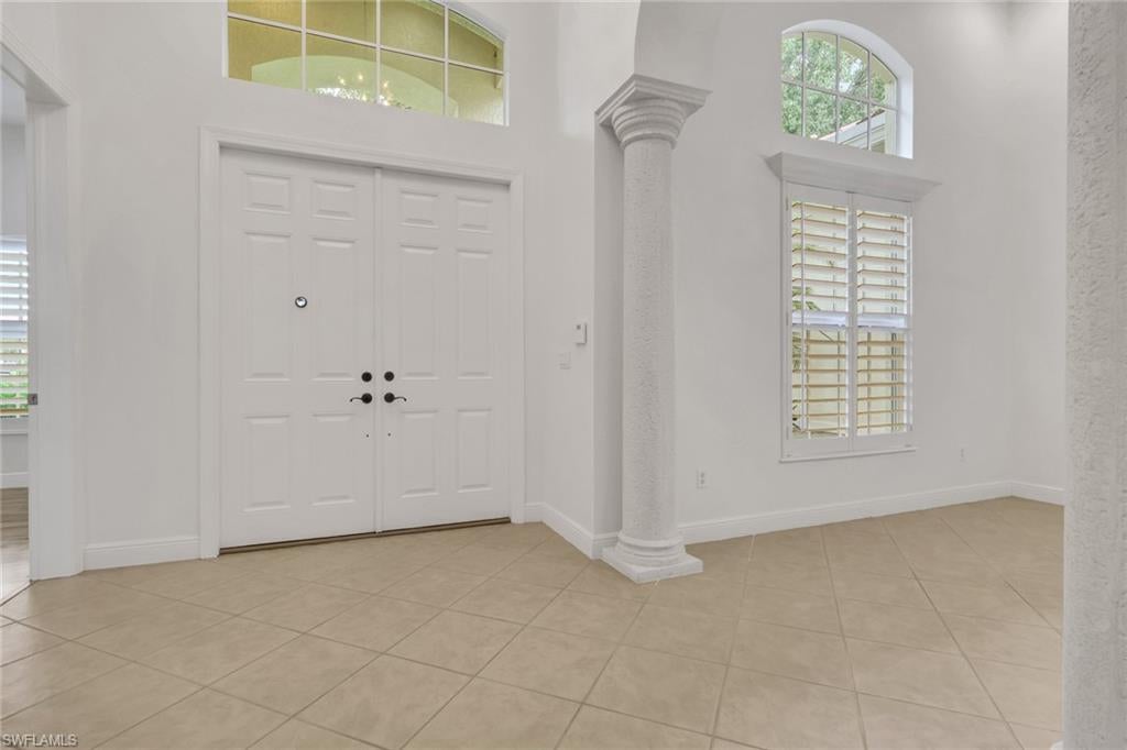 10233 Avonleigh Dr, Bonita Springs, FL 34135 photo