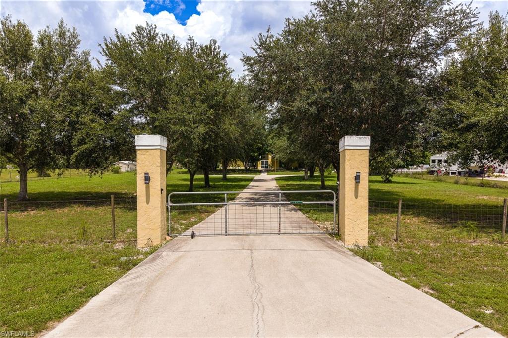 4925 Skates Cir, Fort Myers, FL 33905 photo