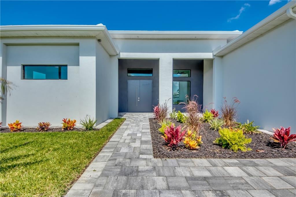 304 NW 13 Ave, Cape Coral, FL 33993 photo