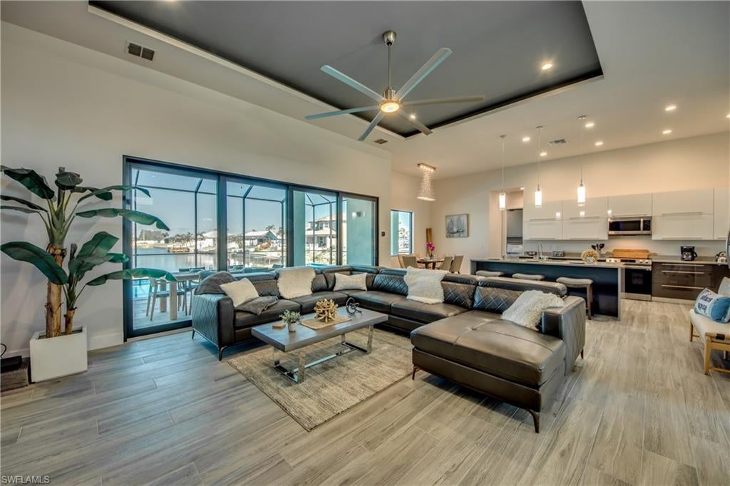 304 NW 13 Ave, Cape Coral, FL 33993 photo