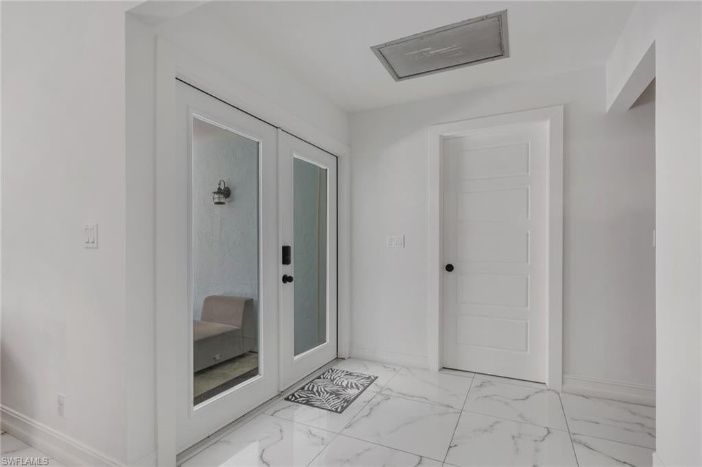 521 31 St, Naples, FL 34117 photo