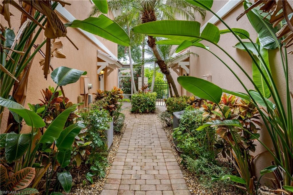 5353 Cove Cir, Naples, FL 34119 photo