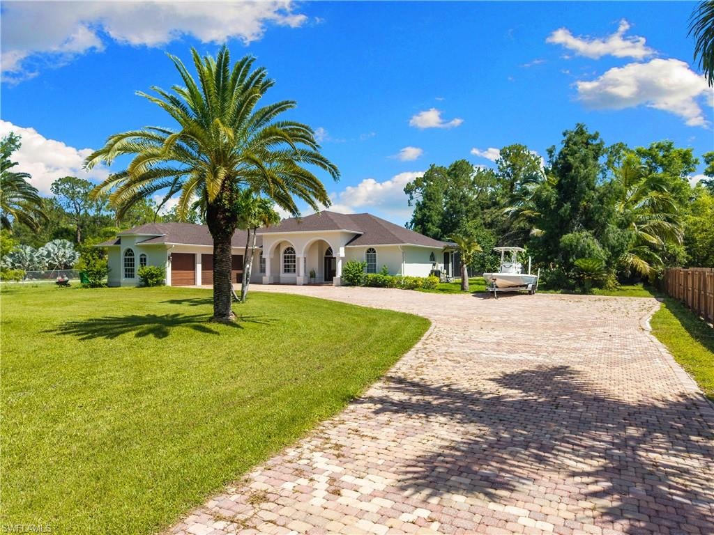 6521 Livingston Woods Ln, Naples, FL 34109 photo
