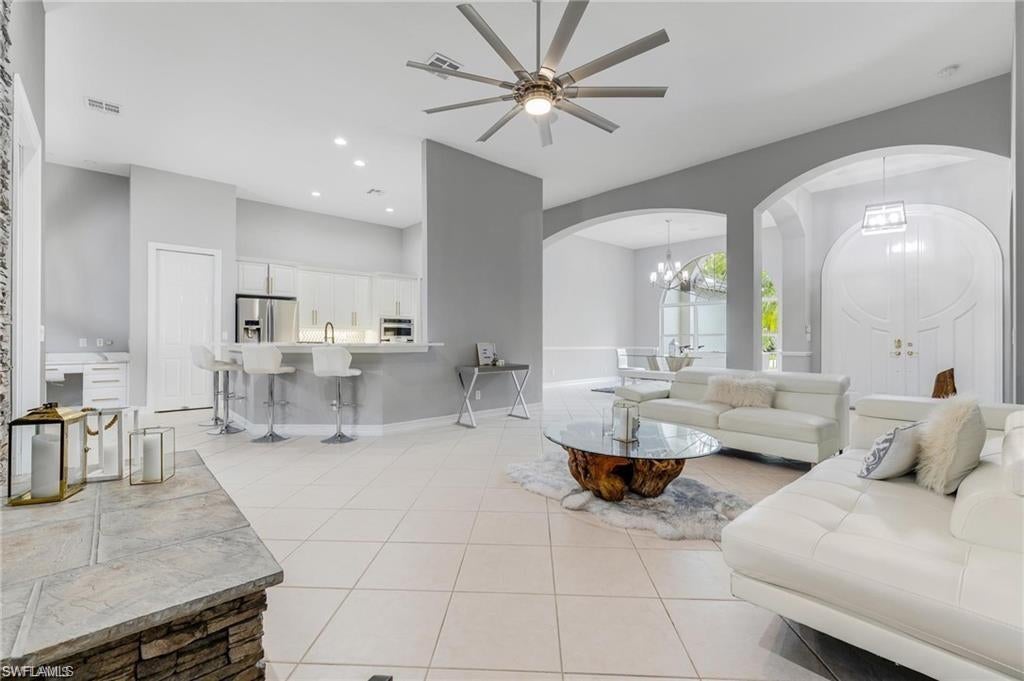 160 Logan Blvd, Naples, FL 34119 photo