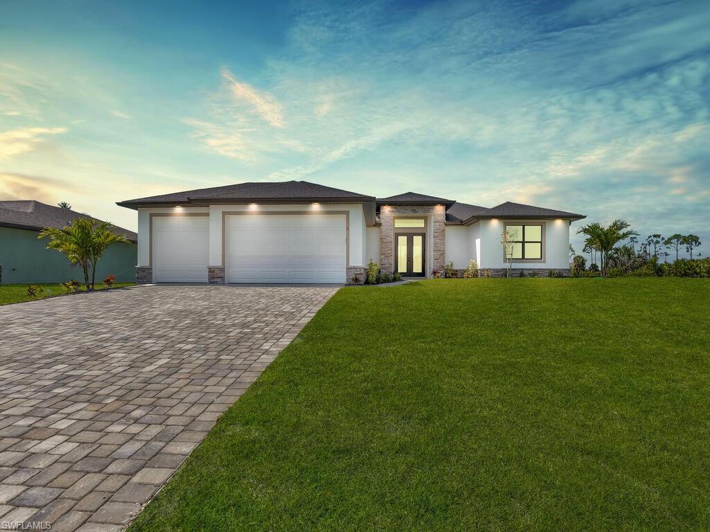 1517 21 Pl, Cape Coral, FL 33993