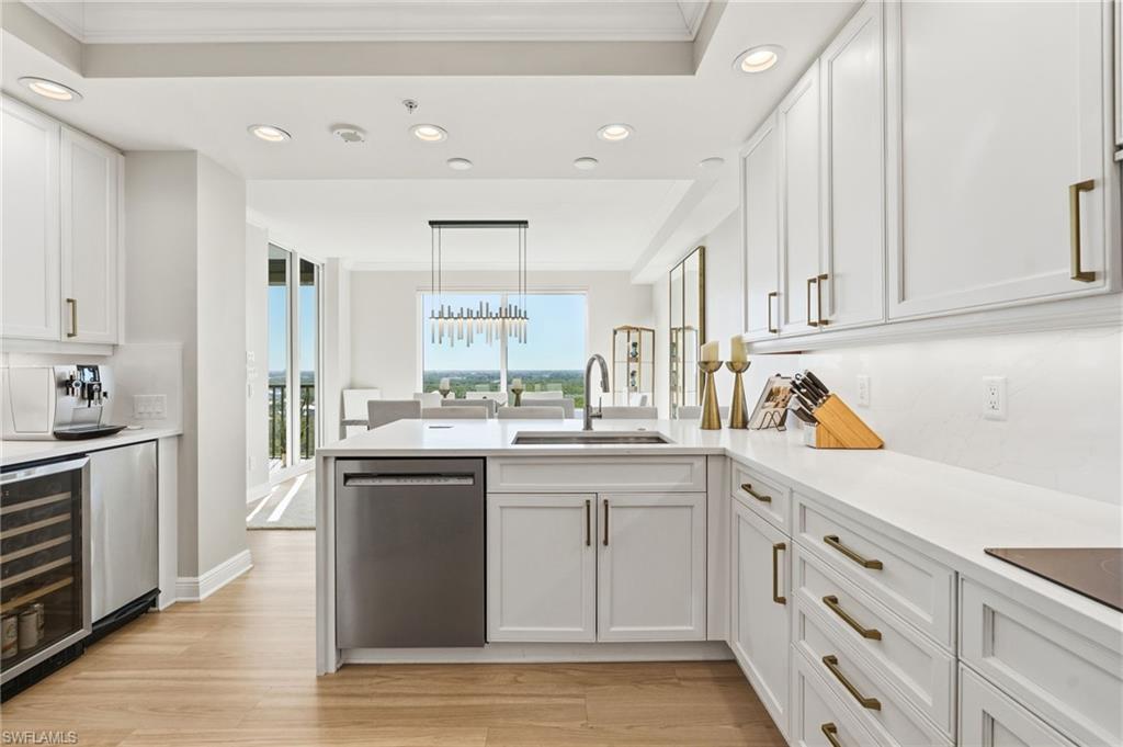 445 Cove Tower Drive 1001, Naples, FL 34110