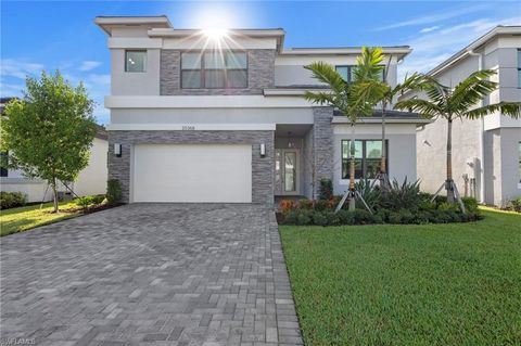 Single Family Residence in ESTERO FL 20368 Estero Crossing BLVD.jpg