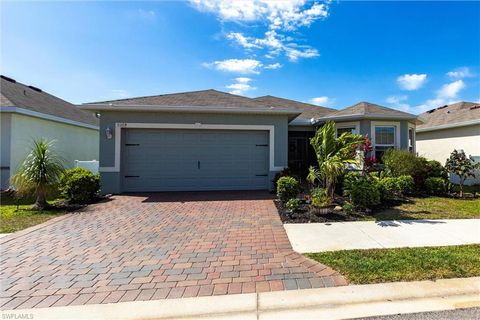 Single Family Residence in PUNTA GORDA FL 5309 Shell Mound CIR.jpg