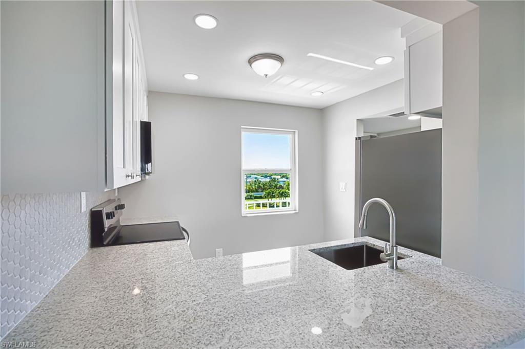 6220 Augusta Dr #410, Fort Myers, FL 33907 photo