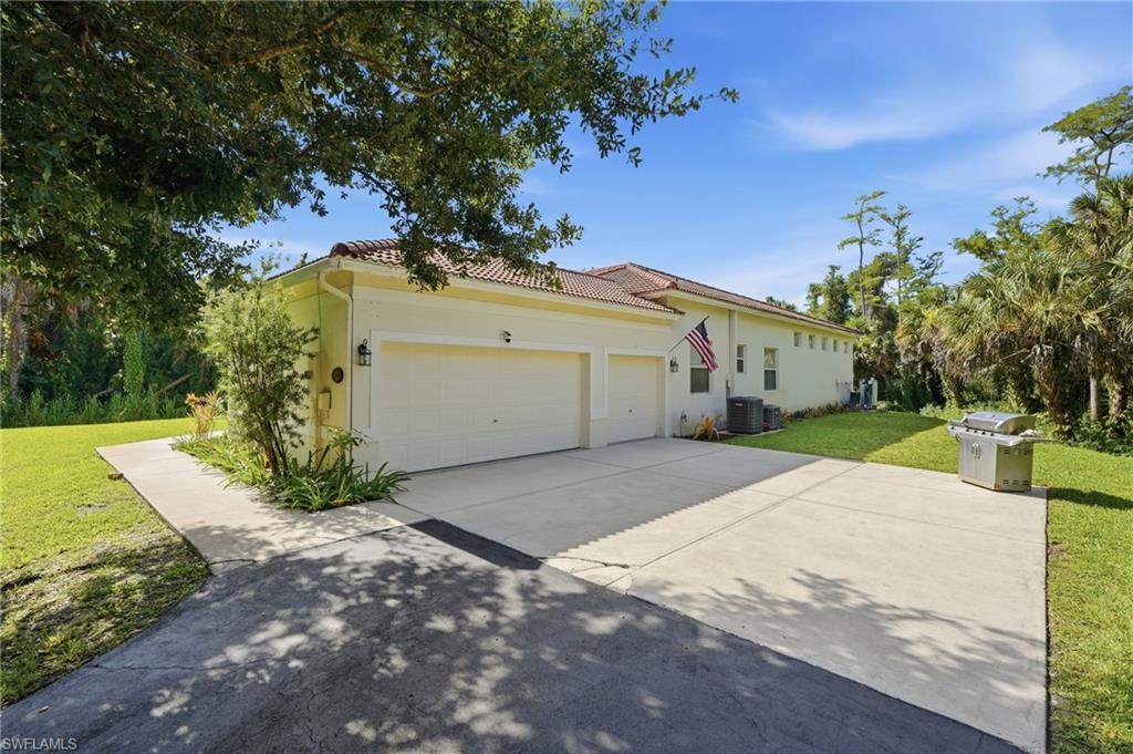 390 12 Ave, Naples, FL 34120 photo