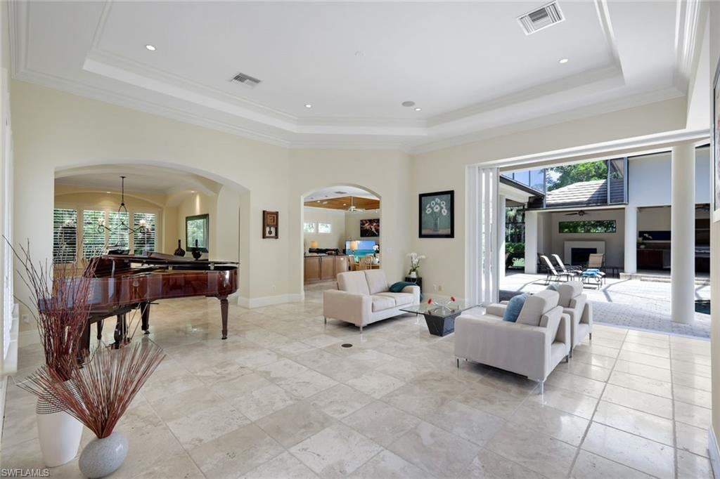 1284 Pocantico Ln, Naples, FL 34110 photo