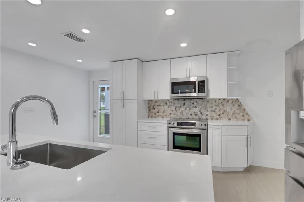 2181 52 Ln, Naples, FL 34116 photo