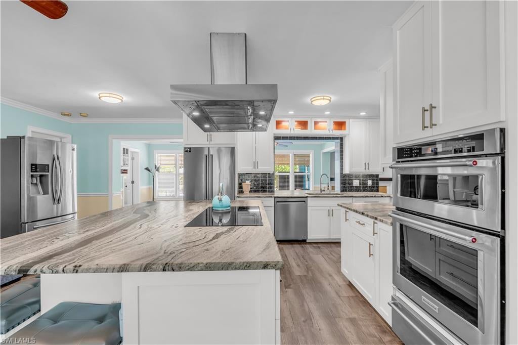 6061 Golden Oaks Ln, Naples, FL 34119 photo