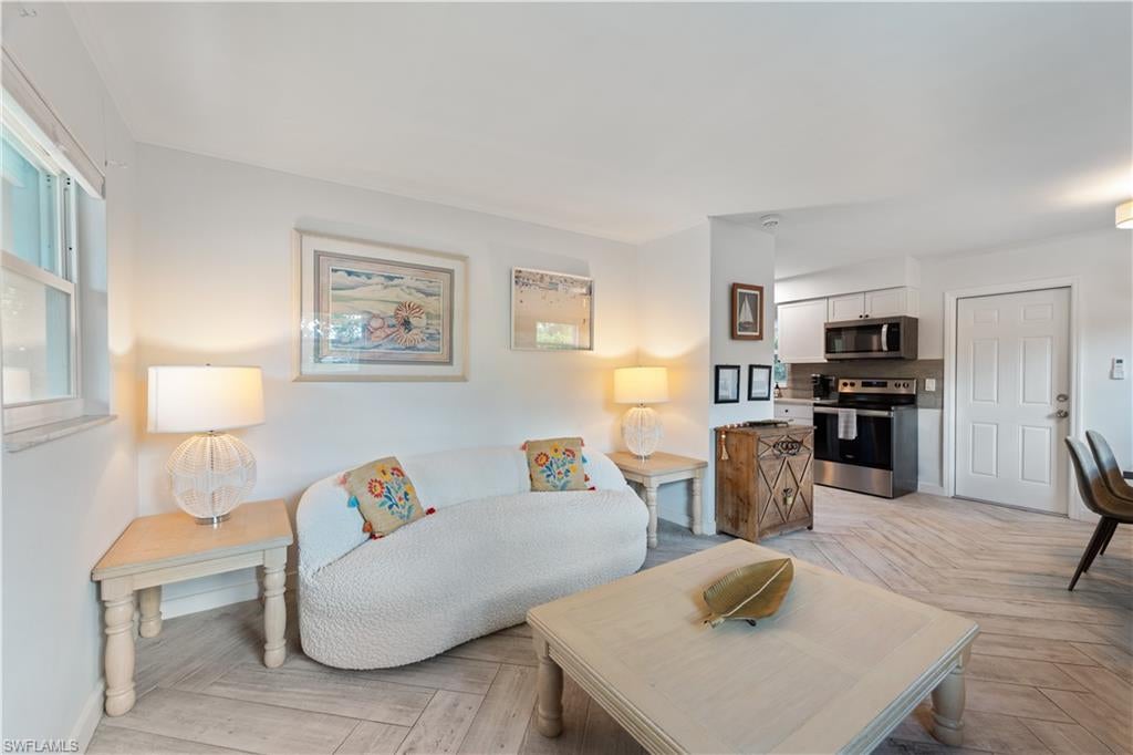 3365 Estey Ave, Naples, FL 34104 photo