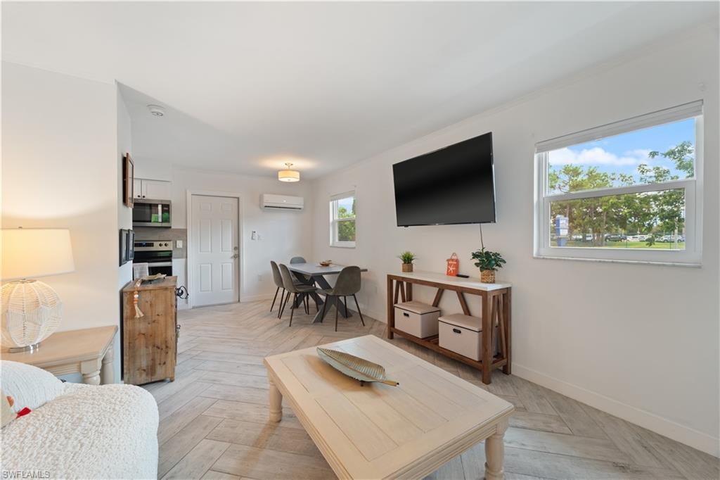 3365 Estey Ave, Naples, FL 34104 photo