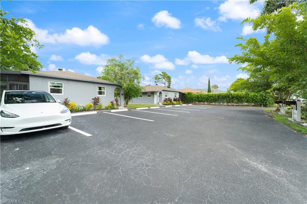 3365 Estey Ave, Naples, FL 34104 photo