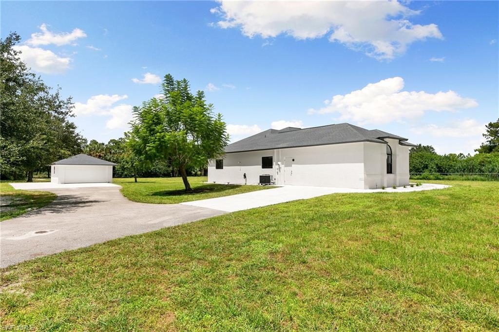 221 10 St, Naples, FL 34117 photo