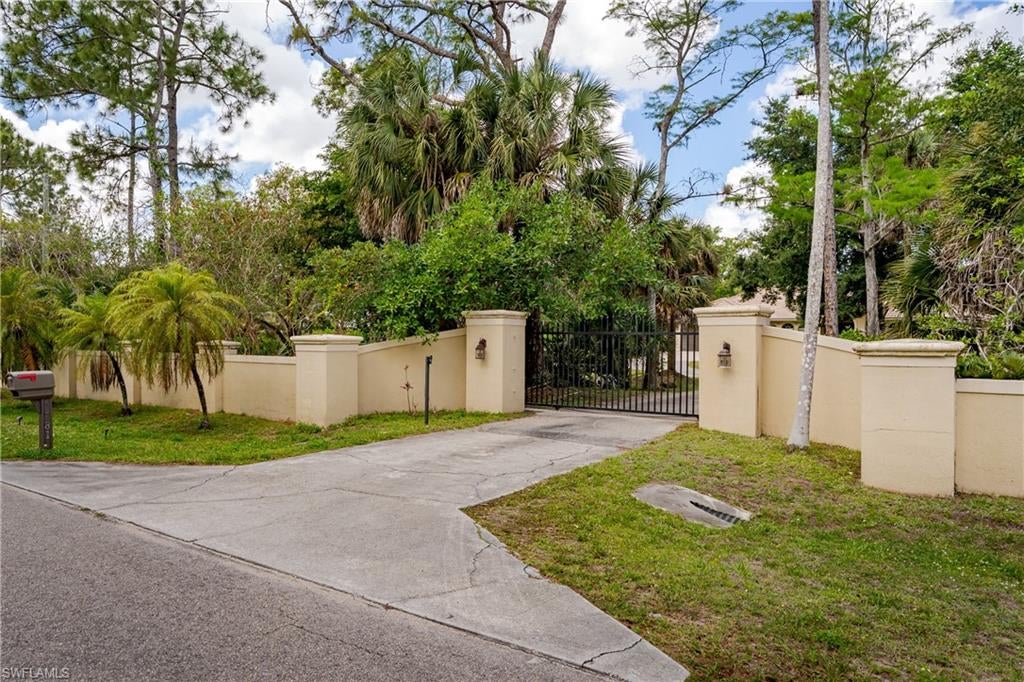 1781 21 St, Naples, FL 34117 photo