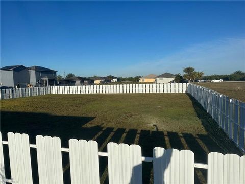  in LEHIGH ACRES FL 2621-2623 Sunniland BLVD.jpg