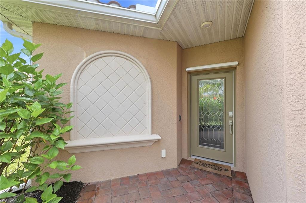 2584 Vine Ave, Naples, FL 34120 photo