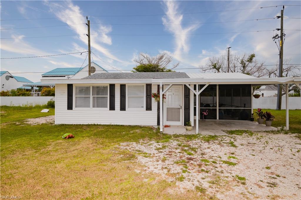 16820 Banyon Dr, Fort Myers, FL 33908 photo