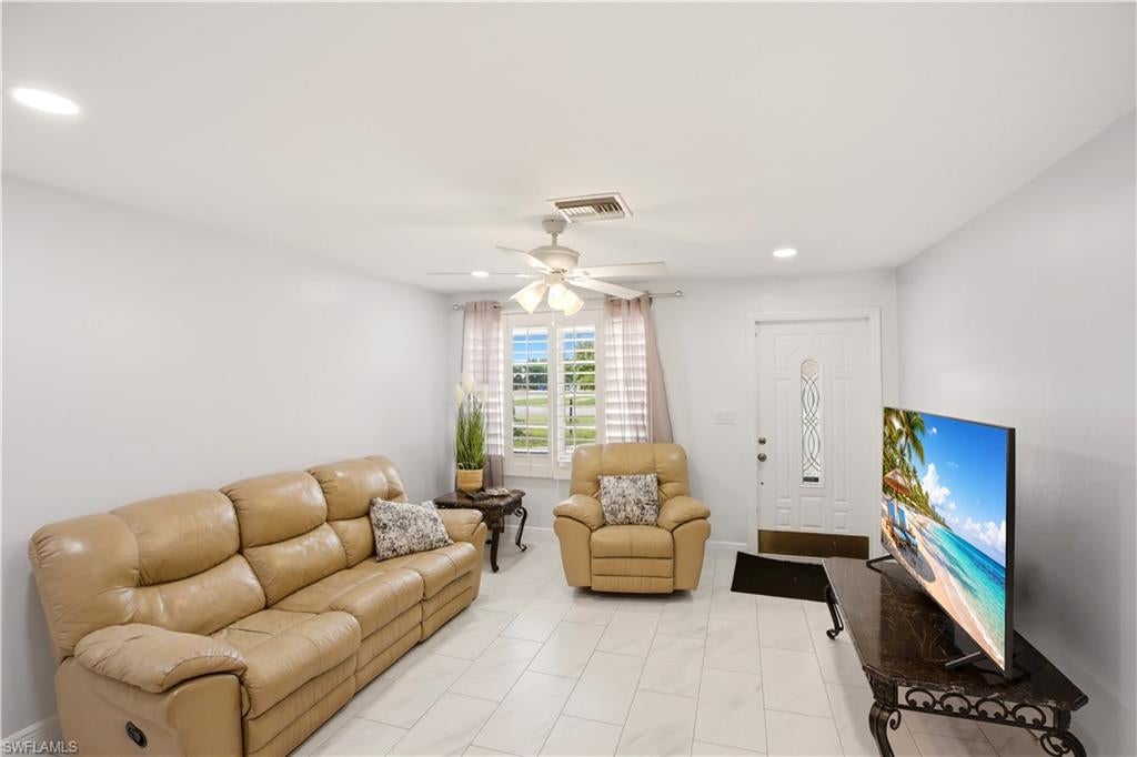 1736 Bonnie Ct, Fort Myers, FL 33901 photo