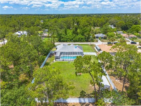 Single Family Residence in LEHIGH ACRES FL 412 Columbus AVE.jpg