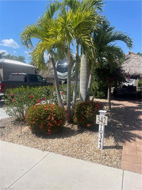  in FORT MYERS FL 10343 Fire Flag TRL.jpg