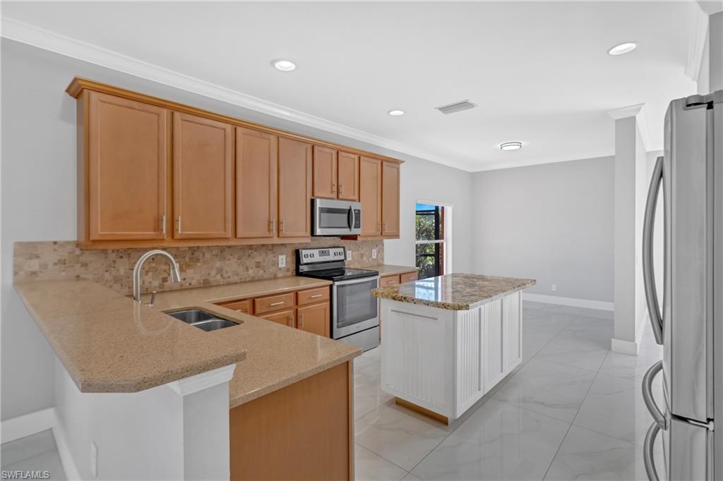 2822 Inlet Cove Ln, Naples, FL 34120 photo