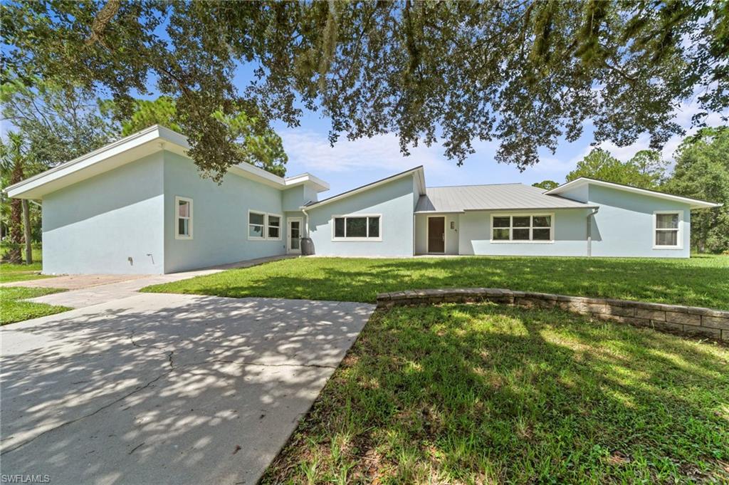 681 15 St, Naples, FL 34117 photo