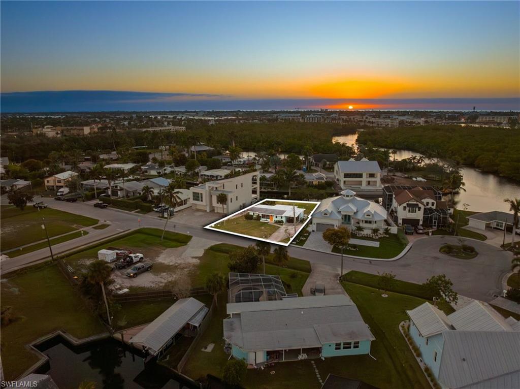 1796 Holiday Ln, Naples, FL 34104